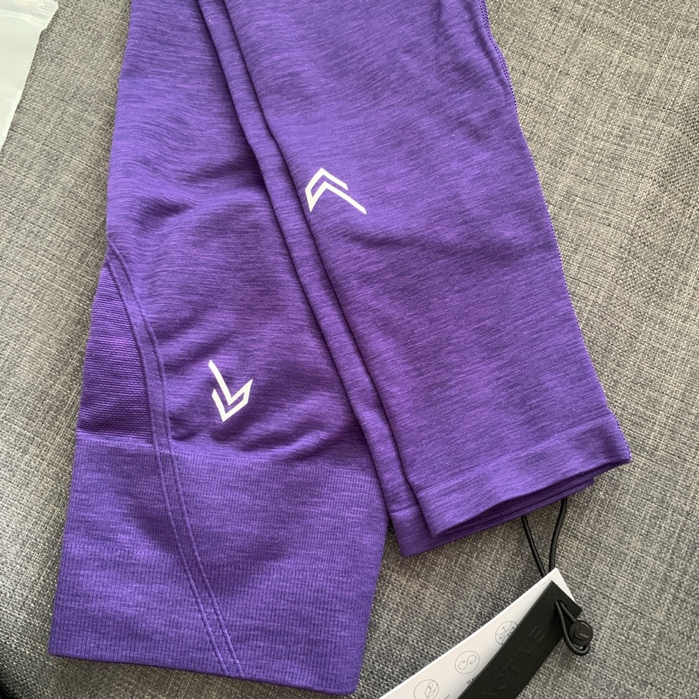 NWT Oner Active EFFORTLESS SEAMLESS LEGGINGS Amethyst S PRINTED LOGO OG Verison - Picture 8 of 8